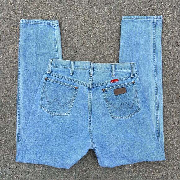 Ladies 90s Wrangler Light Wash High Rise Wedgie Fit Taper Leg Jeans 14MWZ 13x32 - Picture 1 of 4